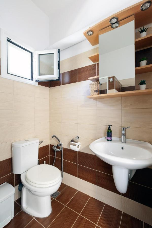 Livingfy Apt With Mountain View & Garden Vamos Exterior photo